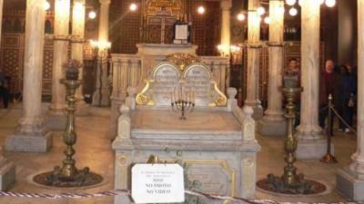 وزارة السياحة والآثار: ترميم معبد بن عزرا بمصر القديمة 