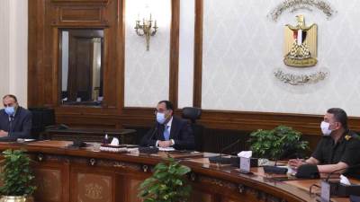 رئيس الوزراء يستعرض المشروعات المقترحة بالشراكة بين جهاز الخدمة الوطنية وشركات خاصة