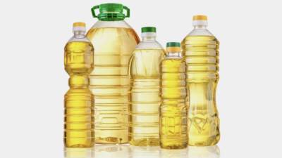 «السلع التموينية» تعلن عن ممارستين دولية ومحلية لشراء زيت الطعام