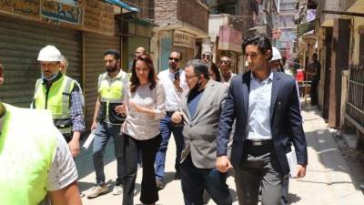 نائب محافظ الجيزة تتفقد مشروع تطوير ٧٧ شارع ببولاق الدكرور القديمة