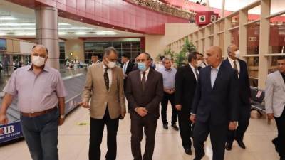 وزير الطيران يتفقد مطار شرم الشيخ.. ويوجه بتقديم التسهيلات لضيوف مصر 