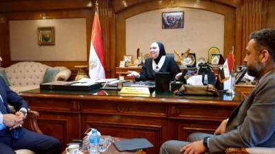 وزيرة التجارة والصناعة: قريباً.. افتتاح أحدث خط إنتاج لتصنيع المنظفات السائلة
