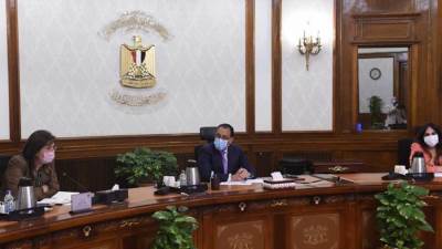 رئيس الوزراء يتابع جهود "صندوق مصر السيادي" لجذب الاستثمارات في القطاعات المختلفة