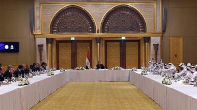 رئيس الوزراء يلتقى ٣٠ مستثمر إماراتي للتعريف بالفرص الاستثمارية في مصر