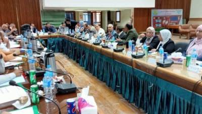 رئيس جهاز تنمية مدينة ١٥ مايو يترأس اجتماع مجلس أمناء المدينة