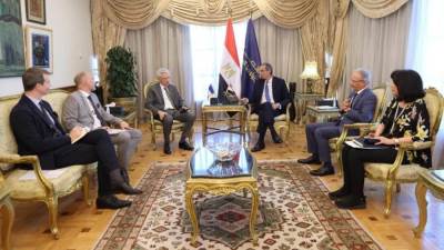 طلعت يبحث مع سفير فرنسا التوسع في الاستثمارات الفرنسية بقطاع الإتصالات