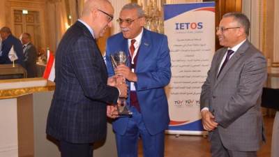 وزير الإسكان يواصل لقاءاته بكبرى الشركات العالمية على هامش مشاركته بمعرض "IFAT" بألمانيا