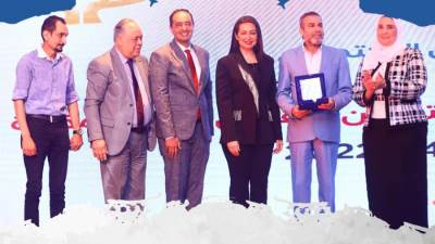 وزيرة التضامن  تستعرض نتائج تحليل مشاهد التدخين والمخدرات بدراما رمضان2022‬