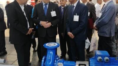 مسئولو "الإسكان" يواصلون تفقدهم لأجنحة الشركات العالمية المشاركة بمعرض "IFAT" الدولي 