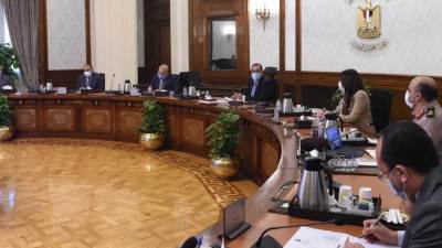 رئيس الوزراء يتابع موقف تنفيذ بروتوكولات التعاون بين "الإسكان" و"الهيئة الهندسية" لتنفيذ المشروعات