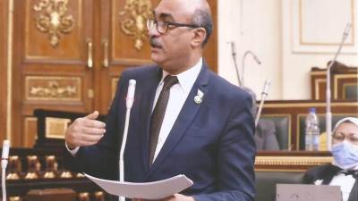 النائب إيهاب منصور يتقدم بطلب إحاطة لوزير قطاع الأعمال بسبب زيارة رونالدينهو
