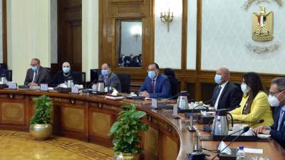 رئيس الوزراء: الحكومة تولي أهمية كبيرة لتنمية وتوطين صناعة السيارات في مصر