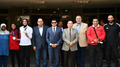 وزير الرياضة يستقبل أبطال مصر في الكاراتيه بعد فوزهم بـ ٧ ميداليات