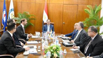 "الملا" يبحث مع وفد بنك سوسيتيه جنرال الفرنسي تعزيز التعاون المشترك 