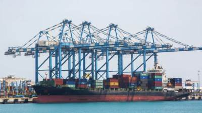  بـ 140 مليون دولار.. «موانئ أبوظبي» تستحوذ على 70% من حصص شركتين مصريتين