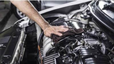 عميد إعلام السويس: مصر دخلت عصر الصناعة في الخمسينيات فصنعت كل شئ إلا الموتور