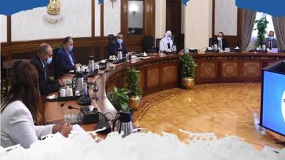 «مدبولي» يتابع توجيهات الرئيس بدراسة توسيع قاعدة المستفيدين من برامج الحماية الاجتماعية