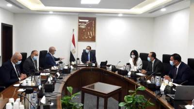 «رئيس الوزراء» يتابع تقييم الأثر المروري لمقترحات ربط القاهرة الخديوية بالمحاور الجديدة 
