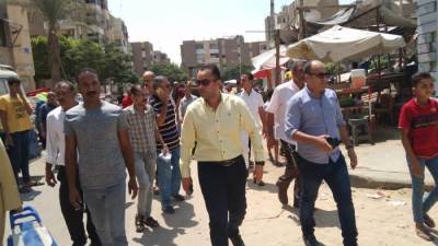«رئيس جهاز مدينة ١٥ مايو» يقود حملة مكبرة لرفع الإشغالات بالمدينة