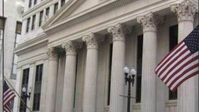 الدولار صوب الـ107 بعد تصريحات الفيدرالي "الأسواق لا تفهمنا..لن نخفض الفائدة