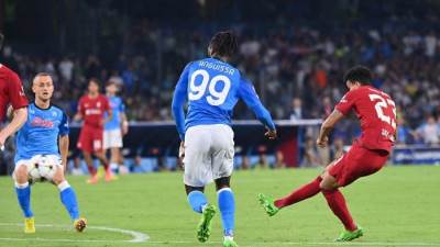 نابولي يكتسح ليفربول برباعية في دوري أبطال أوروبا