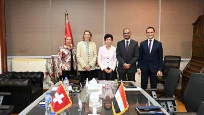 مسئولو «الإسكان» يبحثون مع السفيرة السويسرية بالقاهرة موقف المشروعات المشتركة