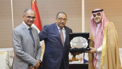 بقيادة محمد عصام .. وفد من الإسكان يعرض على نظرائه بالسعودية  التجربة المصرية 