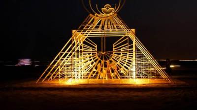 رانيا المشاط تلقي الكلمة الافتتاحية للمعرض السنوي الخامس لمؤسسة آرت دي إيجيبت