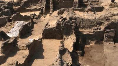 الكشف عن مقابر ودفنات ومومياوات ذات ألسنة ذهبية بجبانة قويسنا الأثرية