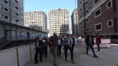 وزير الإسكان يتفقد سير العمل بمشروعات صوارى بالإسكندرية