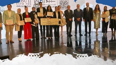 «بمعرض نيبو».. وزير التموين يسلم شهادات وجوائز الفائزين في مسابقة تصميم المشغولات الذهبية 