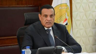 وزير التنمية المحلية يوجه المحافظين بضبط أسعار السلع الاستراتيجية
