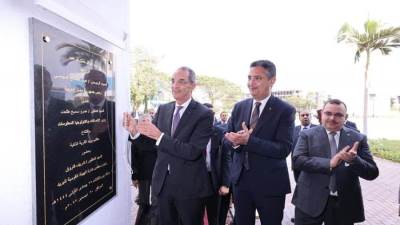 «عمرو طلعت» يفتتح مكتب بريد القرية الذكية الجديد