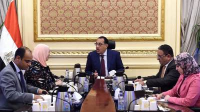 رئيس الوزراء يبحث مع وزيرة التضامن جهود التوسع في برامج الحماية الاجتماعية 