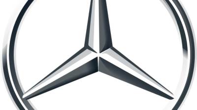 وصول أول دفعة من سيارات مرسيدس لمركزها اللوجستي بالمنطقة الاقتصادية لقناة السويس