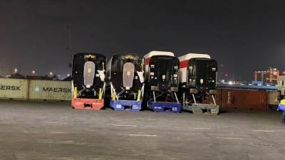 وزير النقل يعلن وصول القطار الثالث والرابع من قطارات تالجو الفاخرة لميناء الاسكندرية 