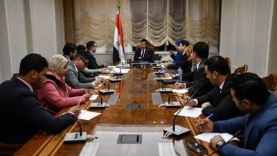 وزير الشباب والرياضة يلتقي ممثلي أكاديمية شباب المتوسط