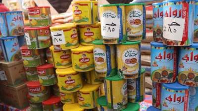 منافذ بيع متحركة لتوفير السلع الغذائية بالأسعار والكميات المناسبة بقرى مركز ملوي بالمنيا 