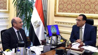 «مدبولي» يستعرض ضوابط حوكمة منح صفة الضبطية القضائية لموظفي قطاعي الاستثمار والأعمال