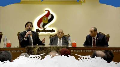 أيمن جمجوم: جميع أجهزة الدولة في حالة استنفار للخروج من الأزمة 