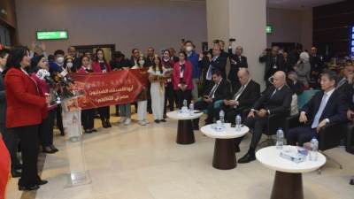 مطار القاهرة الدولي يستقبل أول فوج سياحي صيني