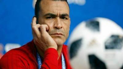 اتحاد الكرة المصري يقاطع عصام الحضري ويمنع التعامل معه 