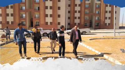مصطفى هارب يتفقد موقف تنفيذ مشروعات الإسكان الجارية بمدينة أخميم الجديدة