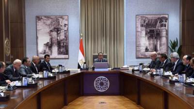 رئيس الوزراء يتابع موقف سداد مستحقات شركة "المقاولون العرب" لدى عدد من الجهات الحكومية