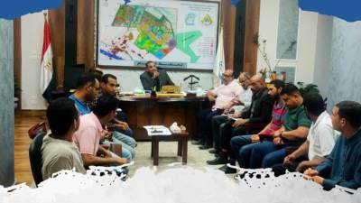 أيمن رشاد يتفقد أعمال تنفيذ مستشفى ومركز شباب بقنا الجديدة  