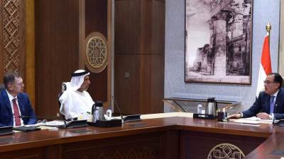 رئيس الوزراء يلتقي رئيس مجموعة "الغرير" الاستثمارية الإماراتية