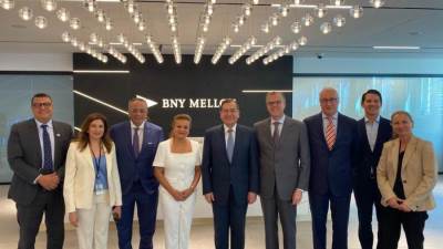 "الملا" يبحث مع بيكرهيوز العالمية خطط خفض الكربون والحد من الانبعاثات