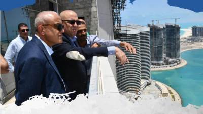 وزير الإسكان يتابع مشروعات العلمين الجديدة من الطابق الـ42 بأحد أبراج المنطقة الشاطئية