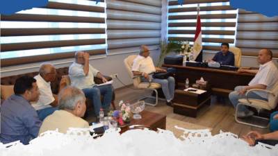 أحمد مصطفى يلتقي ممثلي منطقة الثورة الخضراء بالشيخ زايد لبحث استكمال إجراءات توفيق الأوضاع