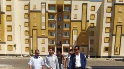 علاء عبد اللاه يتفقد مشروعات الطرق والإسكان الجاري تنفيذها بمدينة حدائق العاصمة
